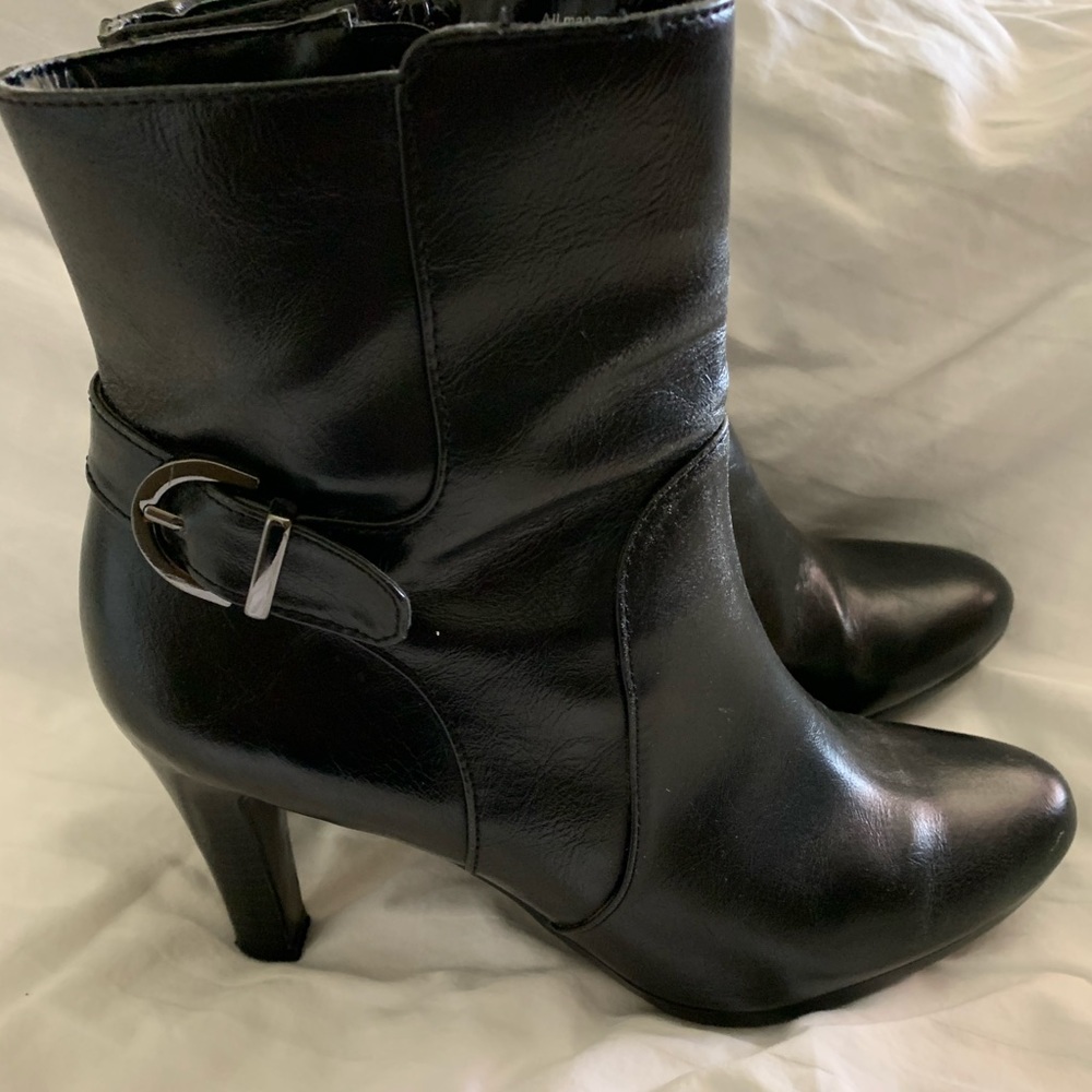 Women’s Booties, leather, very good condition